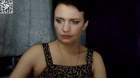 hotmamaqueen234 online show from May 7, 8:34 pm