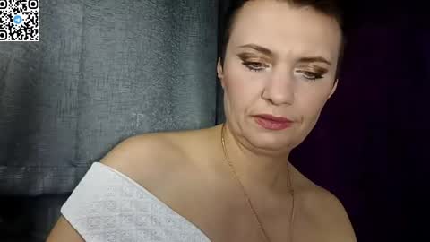 hotmamaqueen234 online show from May 5, 8:12 pm