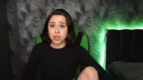 hotmariella online show from January 21, 4:05 pm