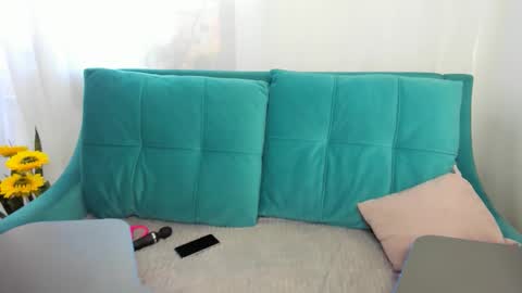 hotmariella online show from September 27, 1:35 am