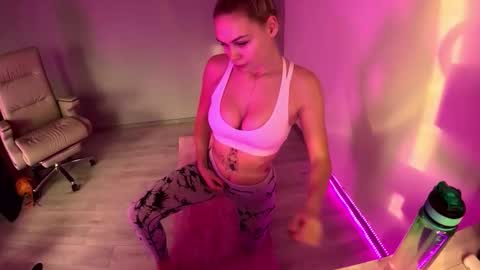 HotPrincess2hot online show from December 3, 12:18 pm