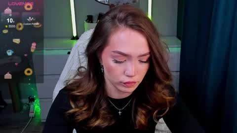 hello Im Eva online show from April 2, 7:28 am