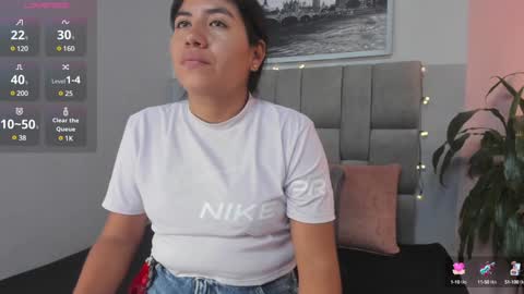 Snapshot of hottie_mine_ chatting on January 2, 7:51 pm 2pm - 9pm GMT-5 online show from January 2, 7:51 pm