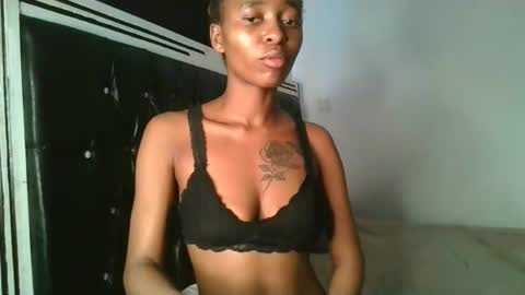 hottie_mistie online show from May 22, 10:13 am