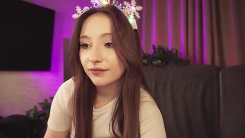 hottpeachh online show from December 17, 6:01 pm