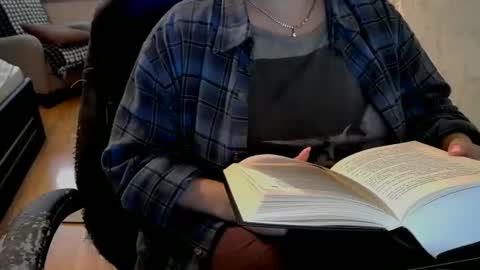 hotty_mary online show from May 10, 11:34 am