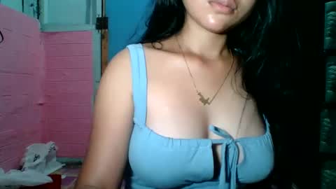 hotwild4u04 online show from December 6, 10:40 pm