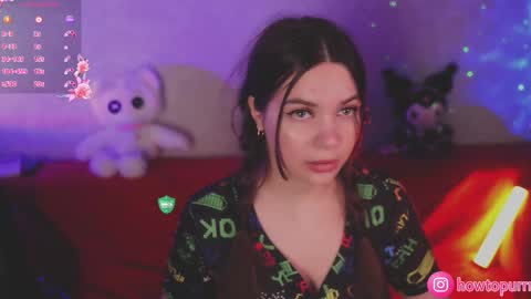 Mia online show from October 17, 6:00 pm