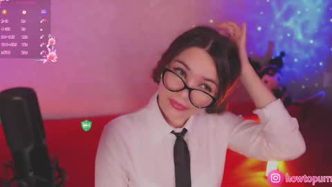 Mia online show from October 10, 5:07 pm