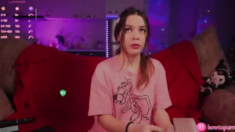 Mia online show from December 4, 5:14 pm