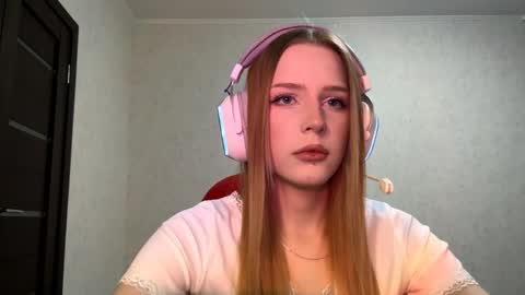 Hikki online show from April 7, 7:05 pm