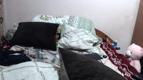 hugeassdevil online show from March 18, 2:44 pm