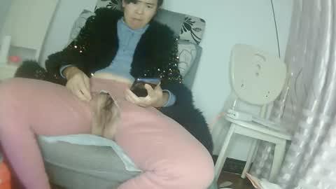 hujiajia520321431 online show from March 22, 12:33 pm