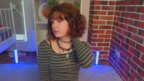Mona online show from June 15, 5:24 pm