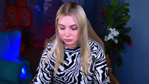 hyileyclark online show from May 17, 9:08 am