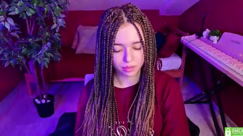 Julia online show from November 16, 8:53 pm