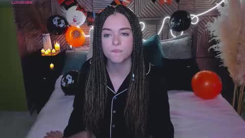 Julia online show from October 19, 9:39 pm