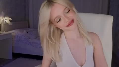 Joselle online show from April 14, 9:15 pm