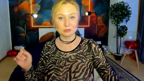 Samanta online show from May 18, 1:37 am