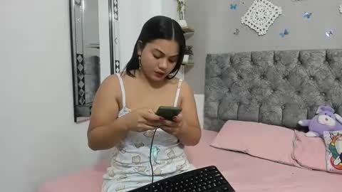 iam_mai online show from January 19, 1:53 am