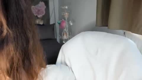 Baby Gal online show from May 21, 10:57 am