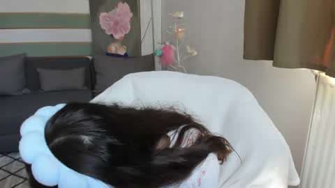 Baby Gal online show from May 1, 7:33 am