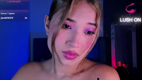 iamkyliewest online show from April 26, 5:38 am