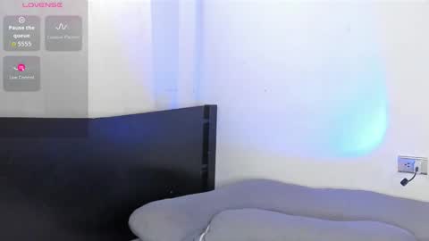 Lara online show from November 11, 9:01 pm