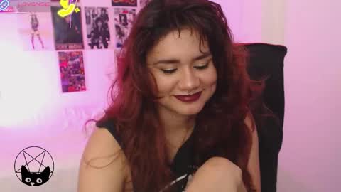 Snapshot of iammari_ chatting on September 25, 5:39 am Mari online show from September 25, 5:39 am