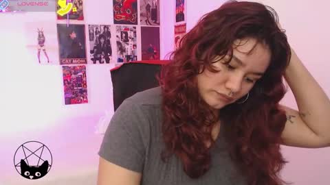 Snapshot of iammari_ chatting on September 20, 7:50 am Mari online show from September 20, 7:50 am
