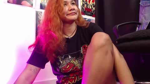Snapshot of iammari_ chatting on December 8, 12:51 am Mari online show from December 8, 12:51 am