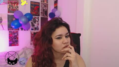 Snapshot of iammari_ chatting on September 12, 6:57 am Mari online show from September 12, 6:57 am