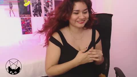 Snapshot of iammari_ chatting on September 27, 5:58 am Mari online show from September 27, 5:58 am
