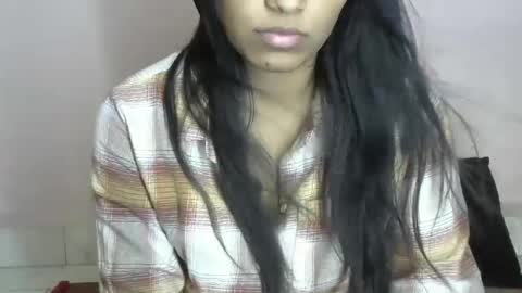 iamHotTaara online show from February 25, 5:40 pm
