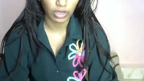 iamHotTaara online show from January 9, 9:27 am