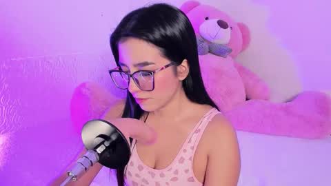 Ibbie Bennett online show from March 26, 3:52 am