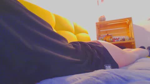 Snapshot of icebaby16 chatting on December 16, 8:37 pm Ice online show from December 16, 8:37 pm