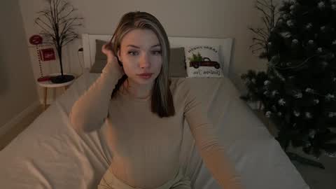 Danielle online show from December 5, 2:55 pm