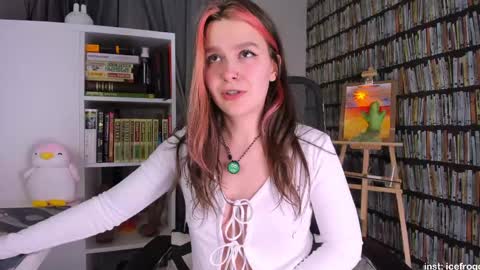 Julia online show from April 28, 9:08 pm