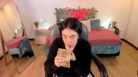 Icy online show from May 14, 11:27 am