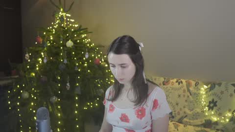 Snapshot of ifyouleave chatting on December 27, 1:50 pm Belle online show from December 27, 1:50 pm