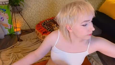 Emmy  help me reach 100 thumbs up online show from October 14, 10:23 pm