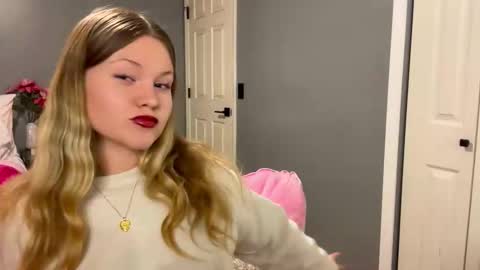 cassie online show from November 17, 4:13 am