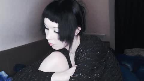 iiiiiiis online show from November 4, 4:17 am