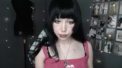 iiiiiiis online show from May 6, 11:09 pm