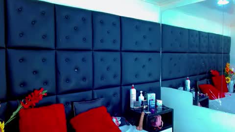 iisalombardi online show from February 14, 10:39 am