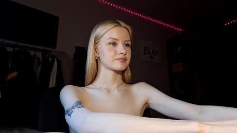 ShyLuna online show from February 12, 7:32 am