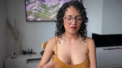 Kloe online show from April 14, 6:52 pm