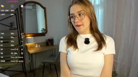Ilona online show from August 3, 9:04 am