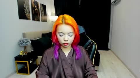 Roxy online show from July 3, 7:31 pm